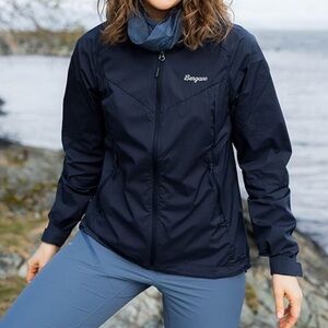 BERGANS Microlight Windproof Lightweight Jacket Black Womens Medium NWOT